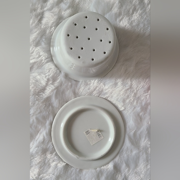 Horchow - Tobacco Leaf Tea Cup With Infuser & Lid and Sugar Bowl With Top Set - Picture 10 of 15